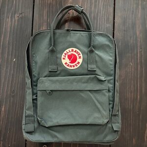 Kånken Green Backpack